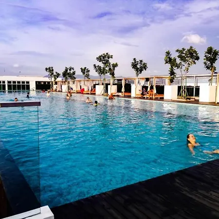 Blue Sky Apartment At Sutera Avenue 5-6 Pax Kota Kinabalu Exterior photo