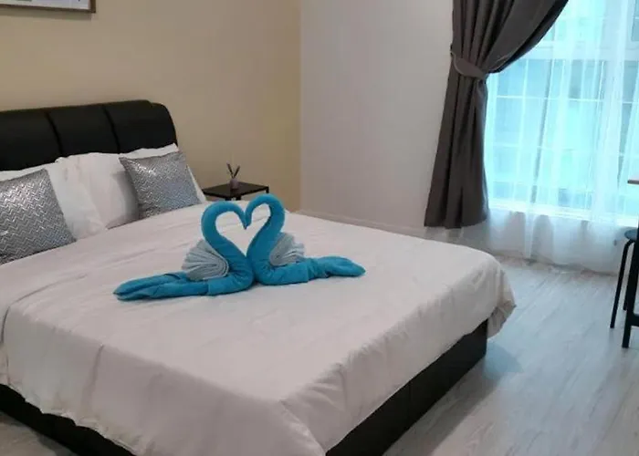 Blue Sky Apartment At Sutera Avenue 5-6 Pax